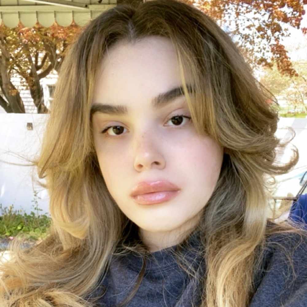 Meet your Posher, Olivia